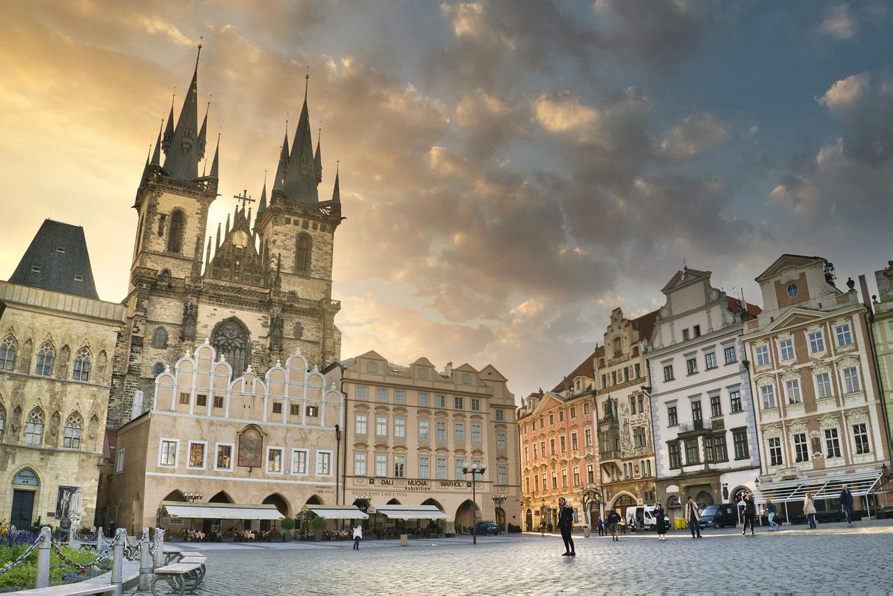 10 najpiękniejszych budynków w Pradze